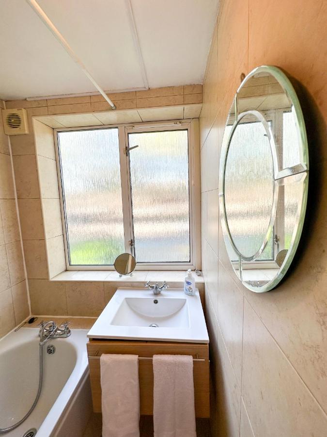 36 O'Leary Square Apartment London Ngoại thất bức ảnh